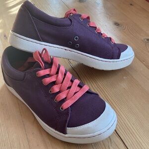 Mozo The Maven Shoes for Crews Red Wine Plum Canvas Boat Shoe 7.5 Sneaker EUC